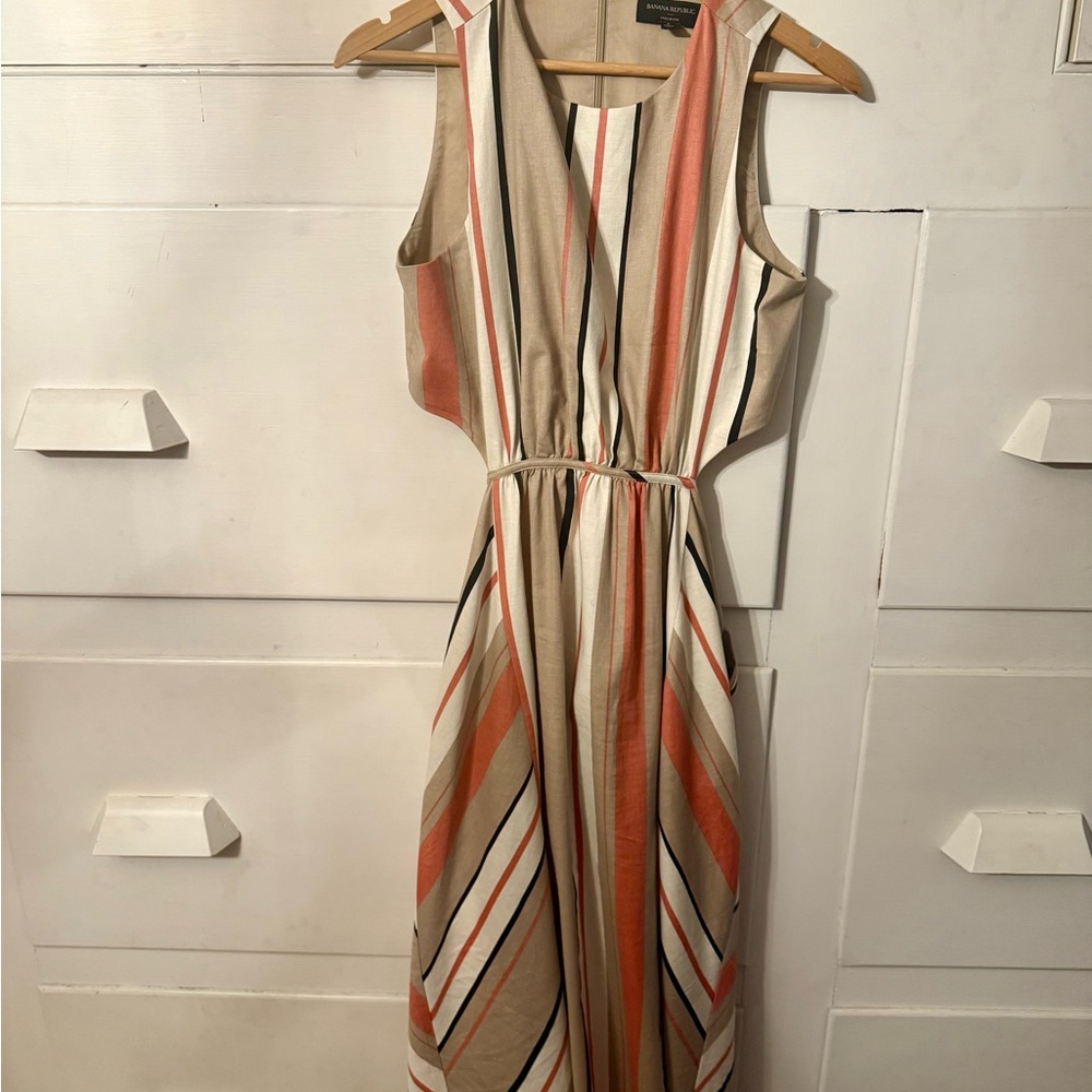 Banana Republic Tan and Red Sleeveless V-Neck Sundress
